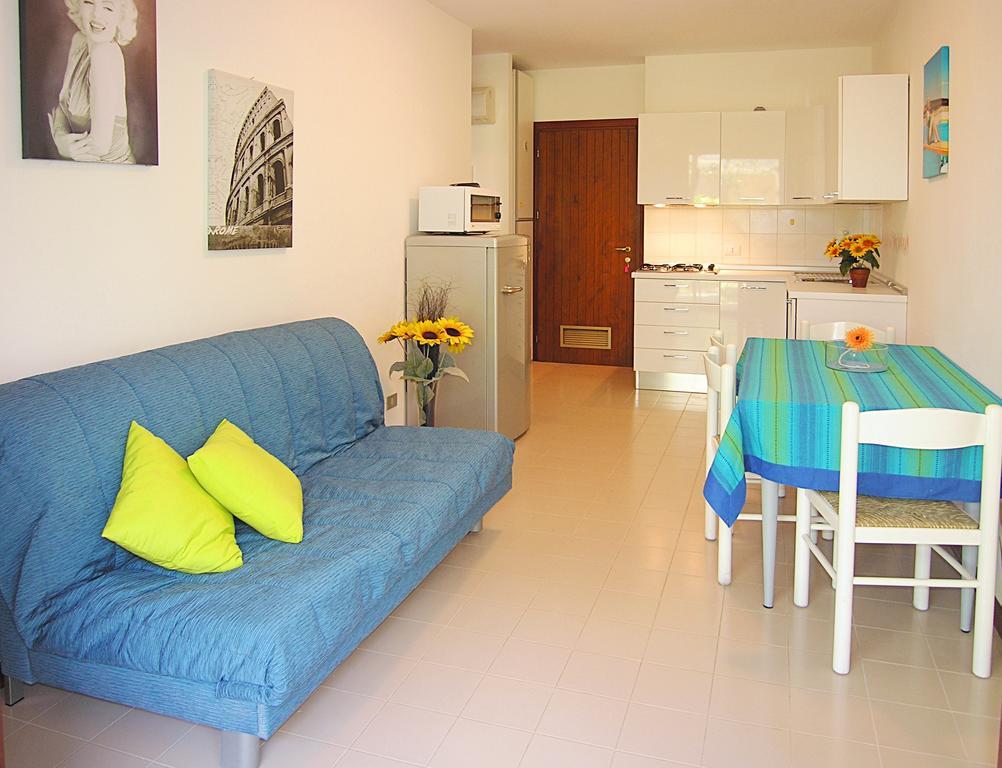 Apartment Gemini Con Piscina บิบิโอเน ห้อง รูปภาพ